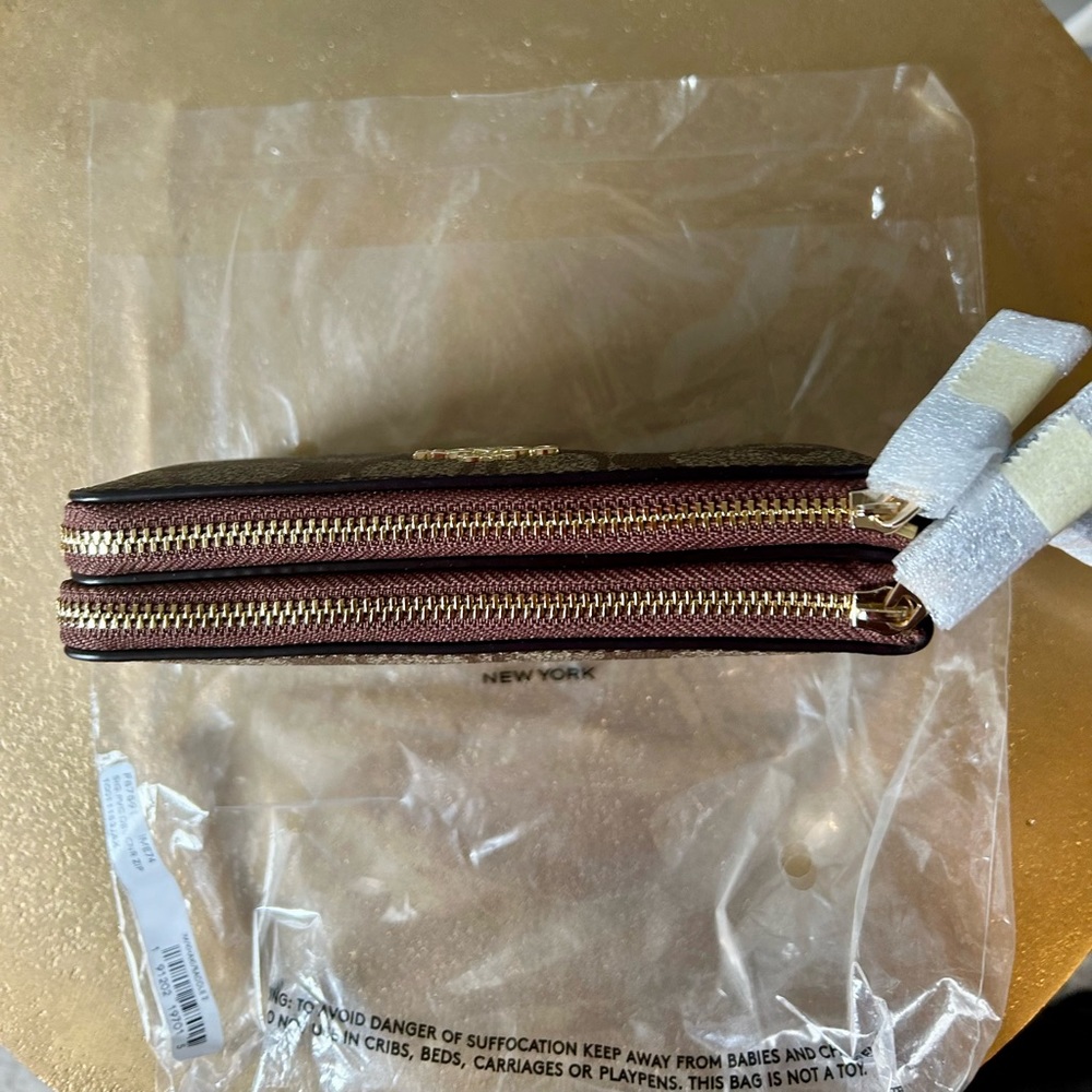 Coach Wallet - Picture 3 of 5